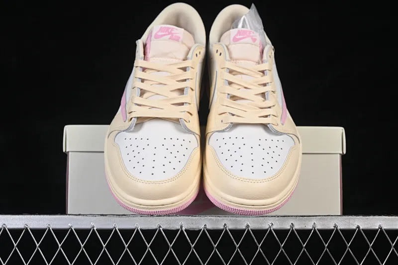 All Categories Air Jordan Jordan Series Basketball Shoes Air Jordan 1 Low Foreign Trade Version Travis Scott x Air Jordan 1 Low OG AJ1 Joe 1 Joint Undercut IQ7604-100